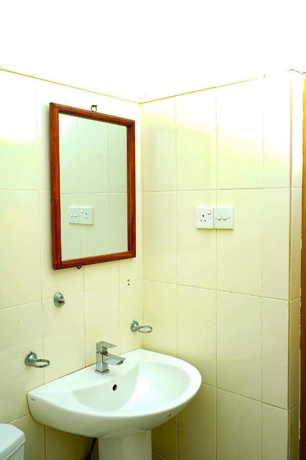 Hotel Milano Grand à Dambulla Extérieur photo