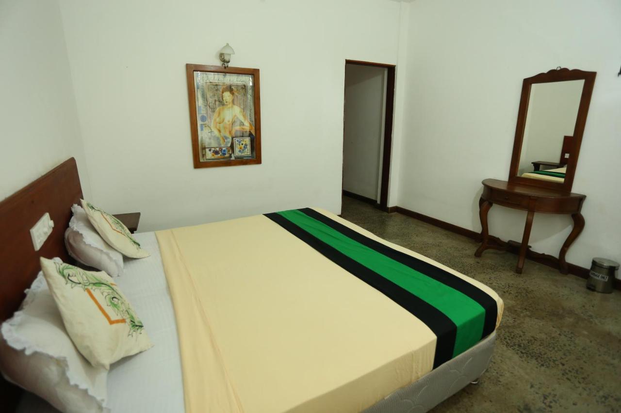 Hotel Milano Grand à Dambulla Extérieur photo