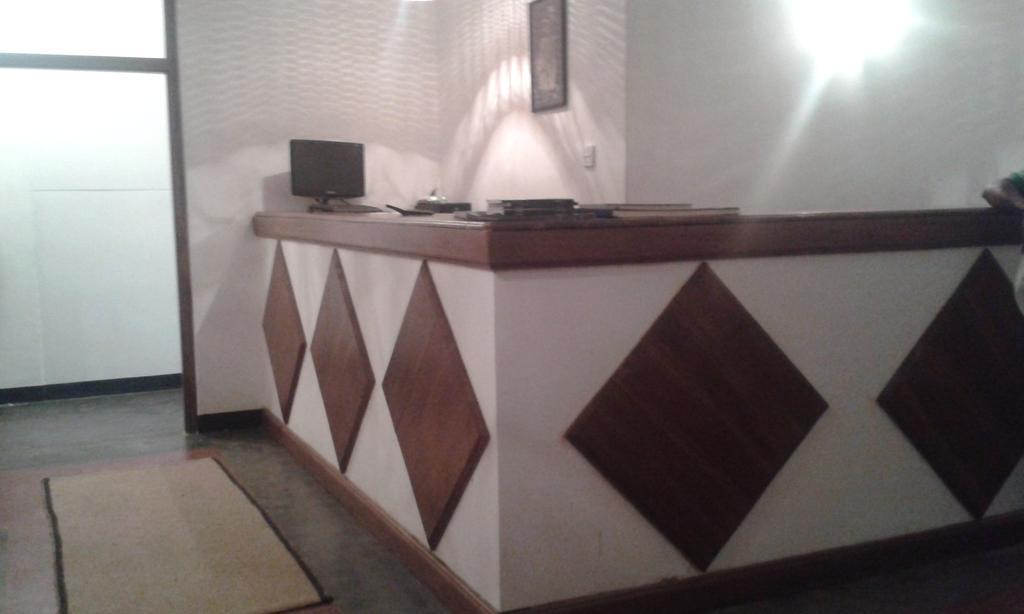 Hotel Milano Grand à Dambulla Extérieur photo