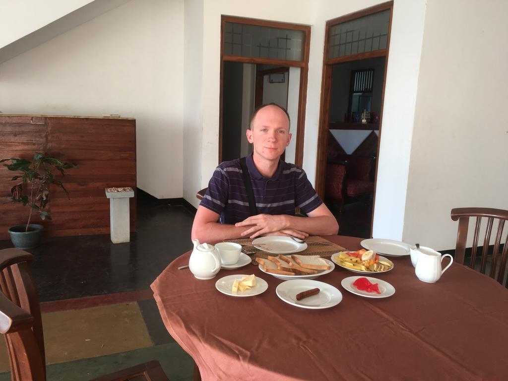 Hotel Milano Grand à Dambulla Extérieur photo