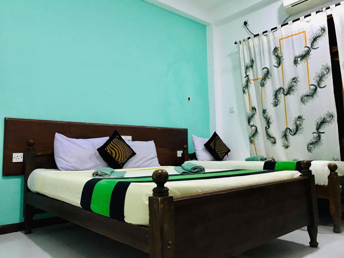 Hotel Milano Grand à Dambulla Extérieur photo